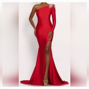 JONATHAN KAYNE  ONE SHOULDER GOWN  Style 2224 Size 4
